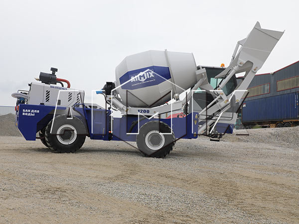 Self Loading Concrete Mixer From China