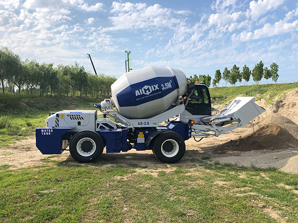 China Self Loading Concrete Mixer Price And Features