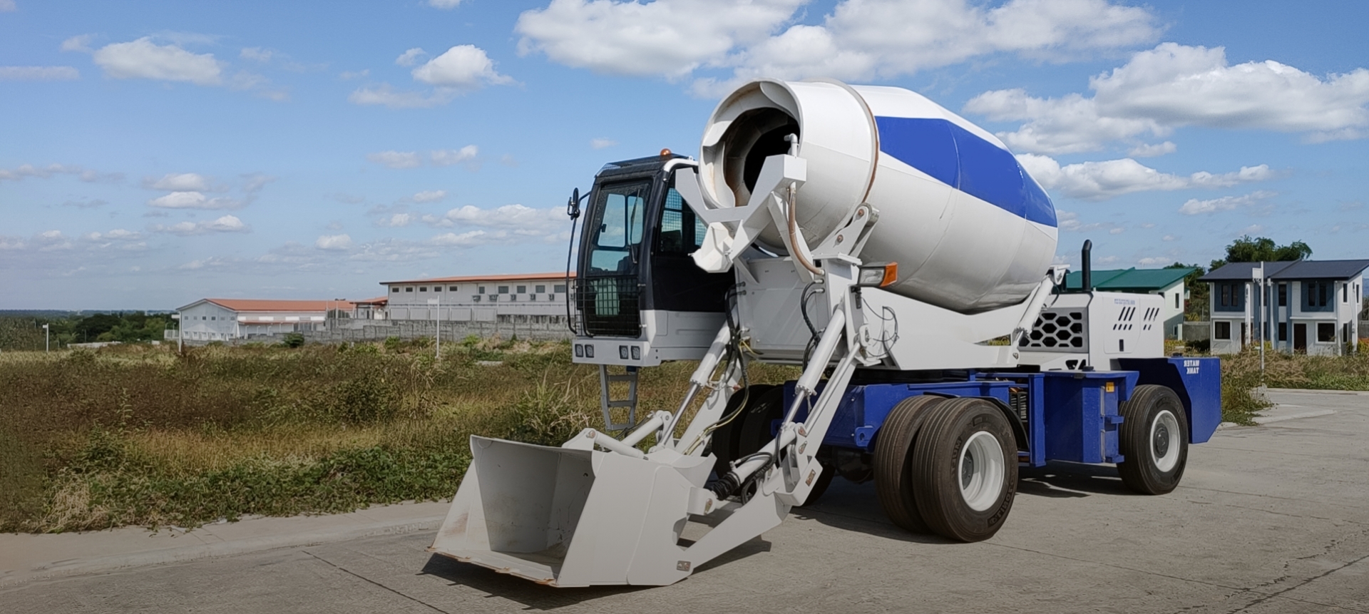 self loading concrete mixer aimix